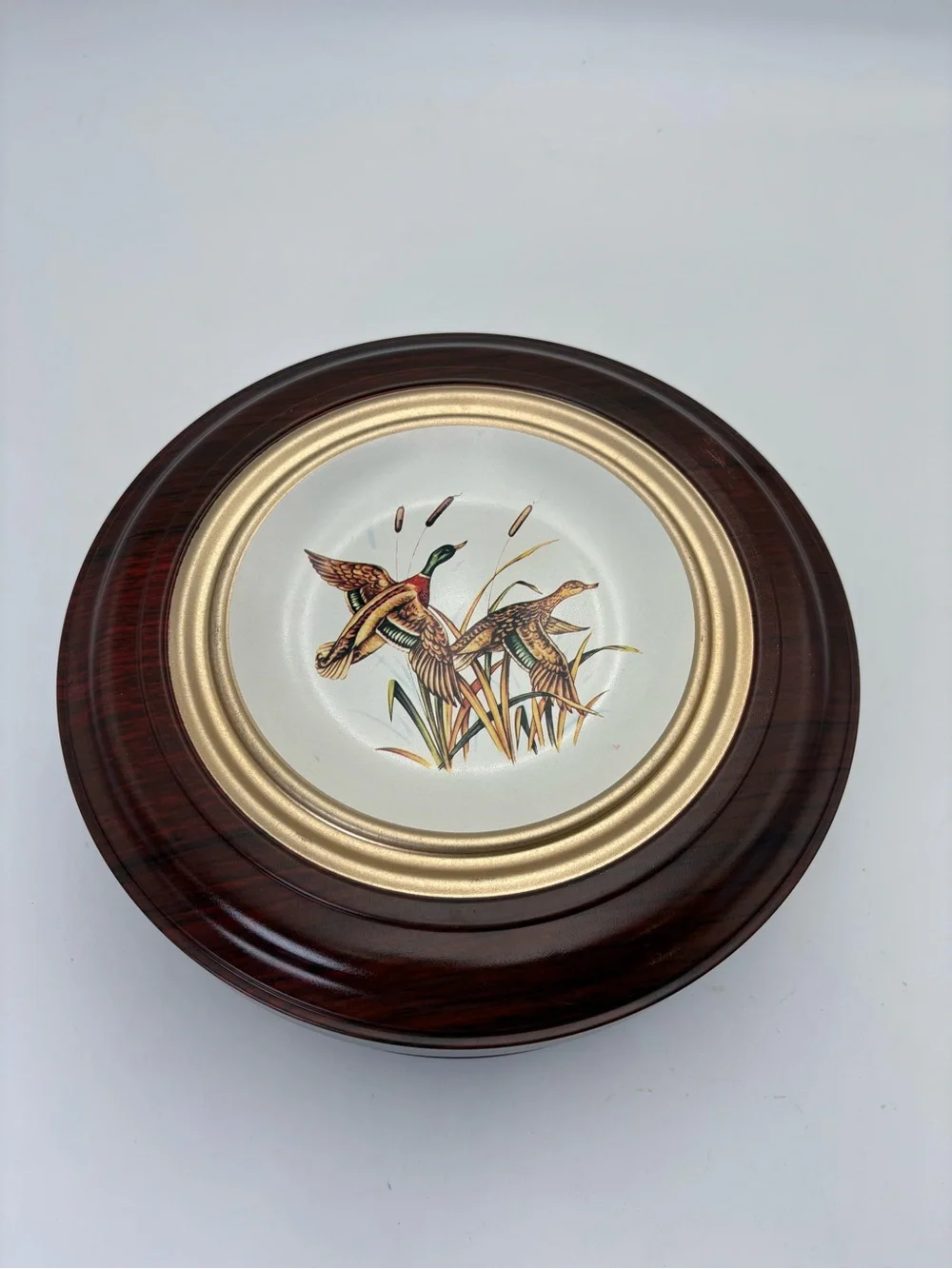 Mid-century Modern Ducks In Flight Large Round Metal Tin